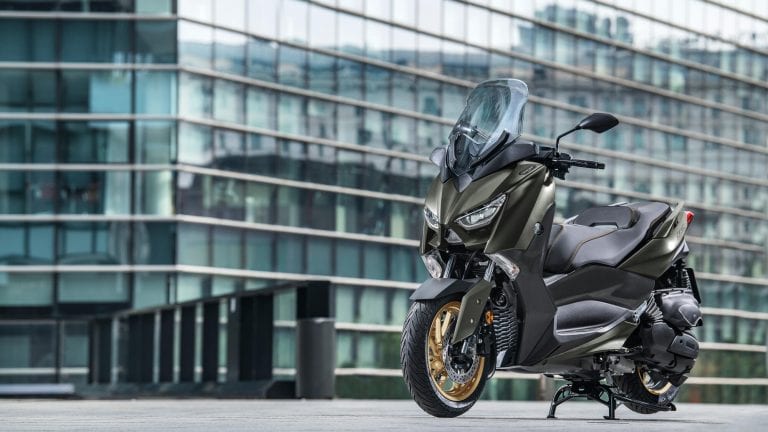 2020-Yamaha-XMAX400ASP-EU-Tech_Kamo-Static-001-03