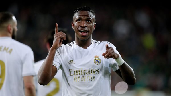 Vinicius Jr busca minutos en el Arsenal