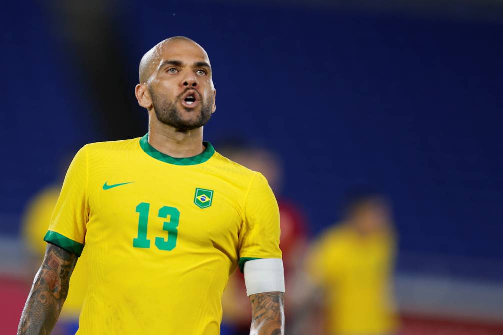 Dani Alves con Brasil