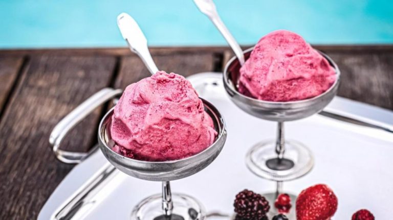 helado de frutos rojos