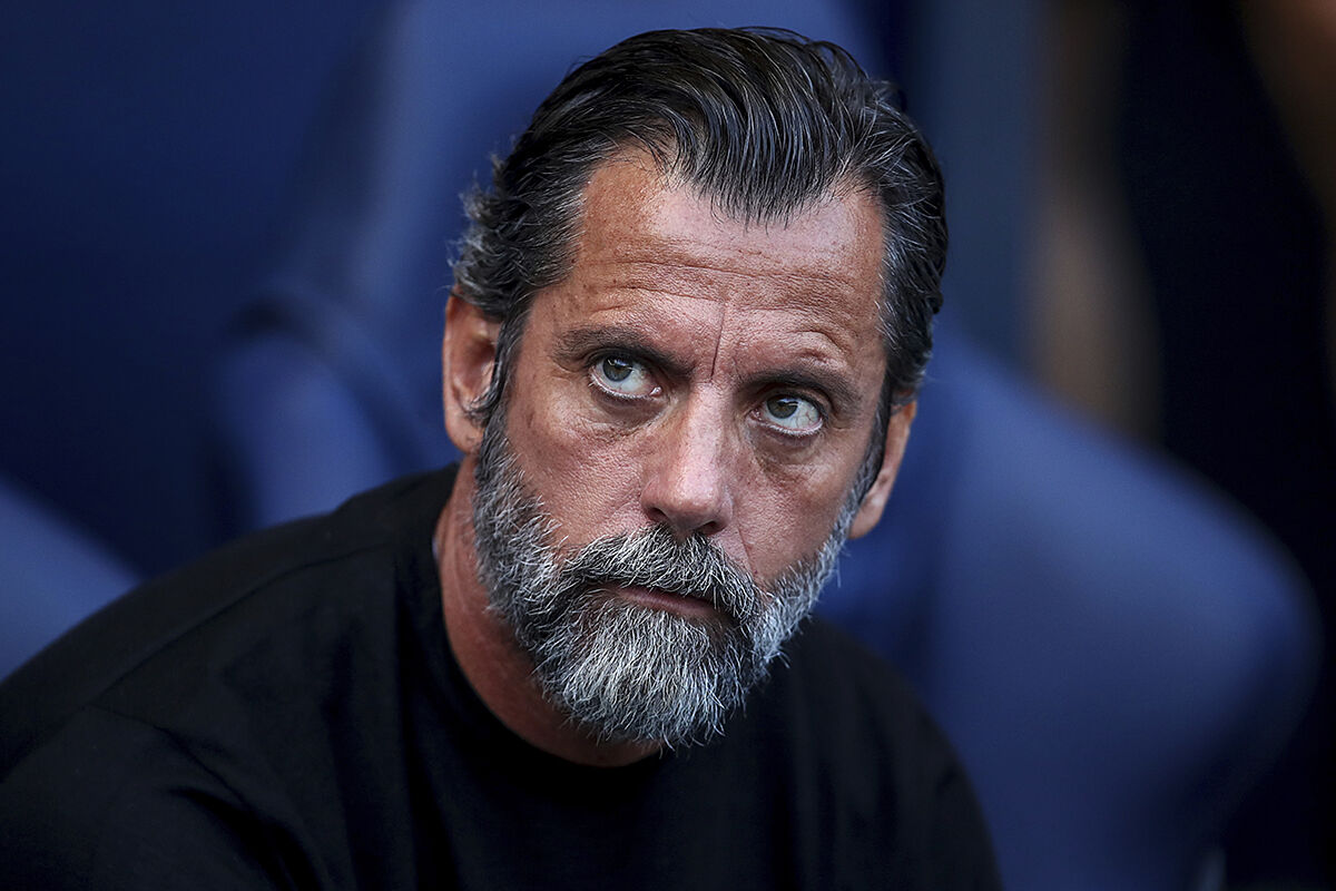 ayudante Quique Sánchez Flores