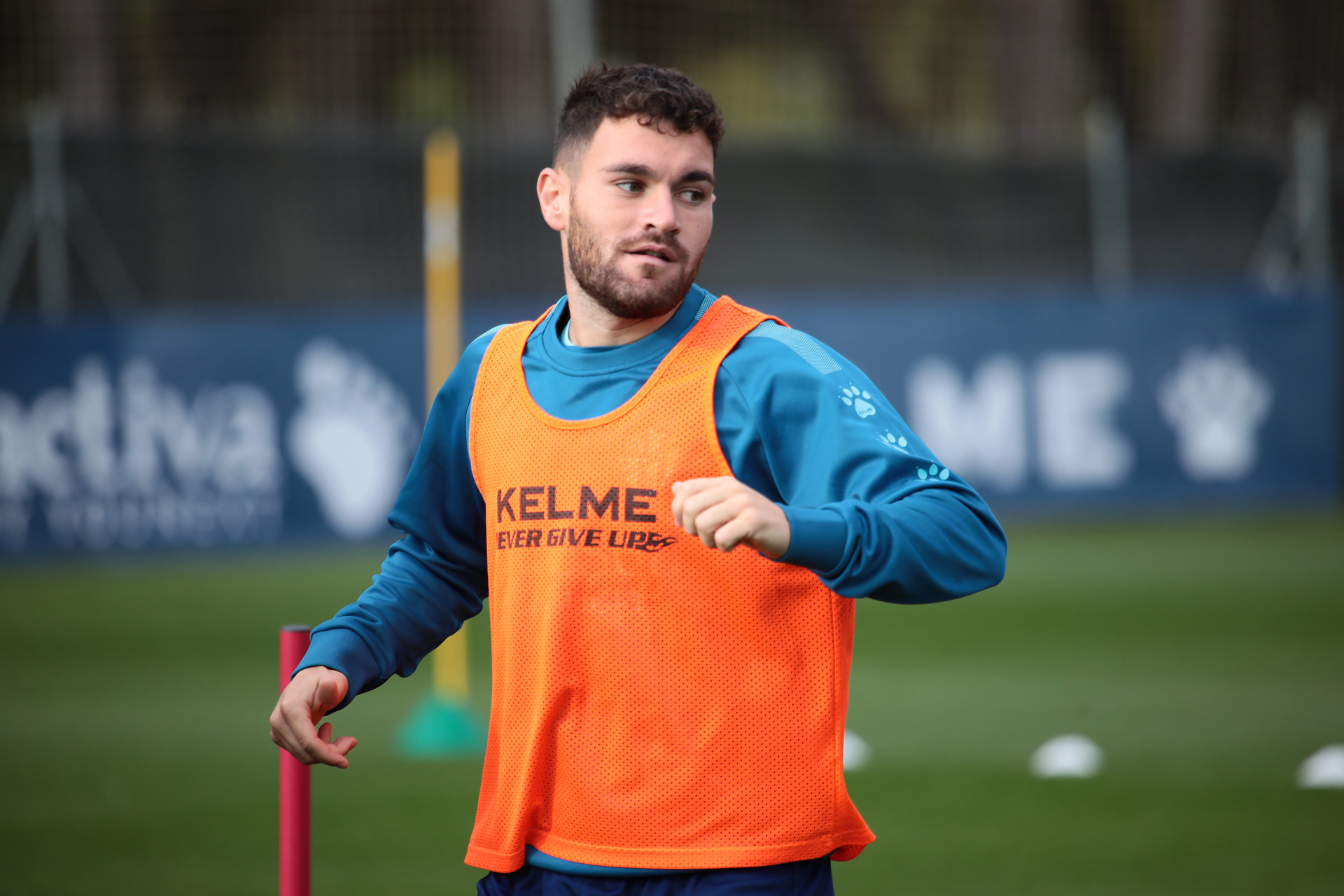 Javi Galán se aleja del Atlético