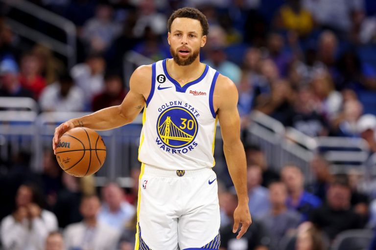 Curry volvió a hacer historia con los Warriors