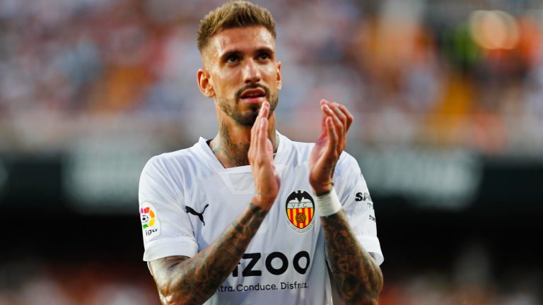 Samu Castillejo, en la rampa de salida del Valencia CF