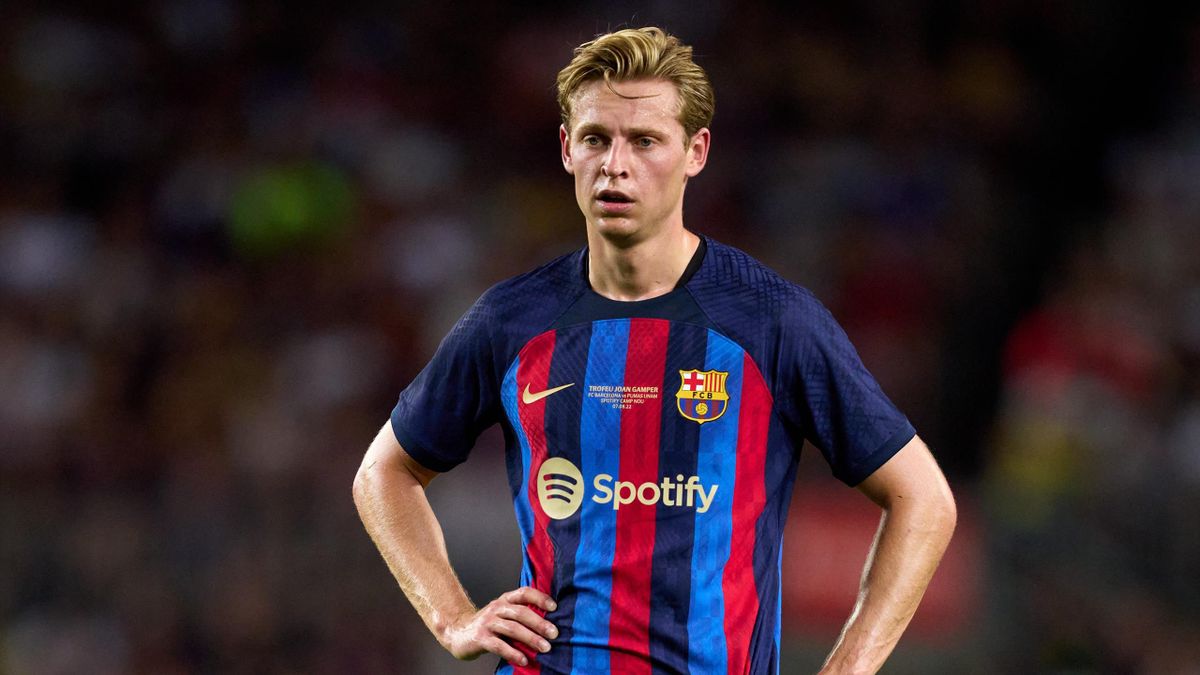 El FC Barcelona se plantea traspasar a De Jong