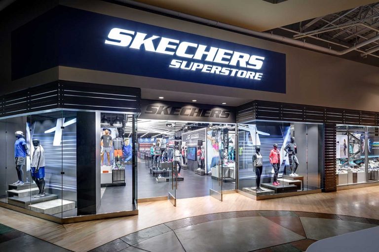 Entrada a tienda Skechers