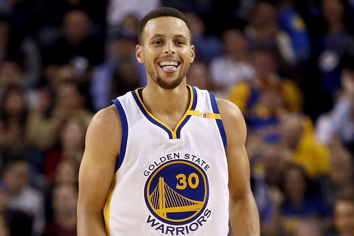 Stephen Curry en acción con los Warriors, es referencial.