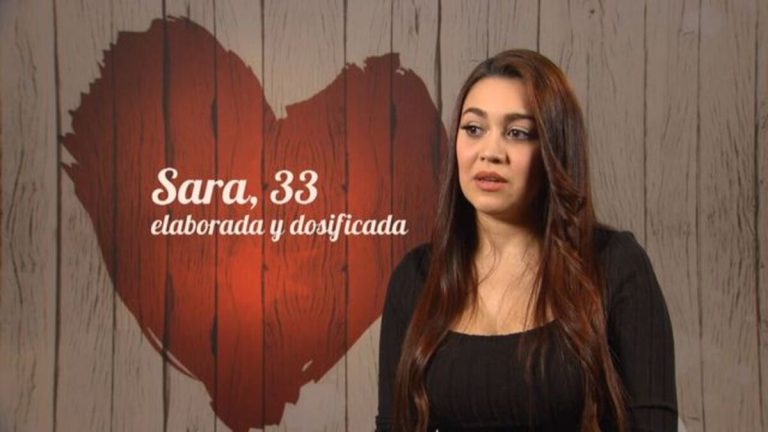 Sara de "First Dates" durante su entrevista.