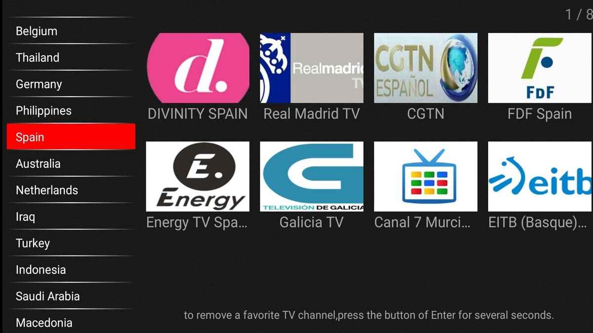 Captura de pantalla de la interfaz principal del sitio web Worldtvmobile, mostrando diversas categorías y opciones de canales.