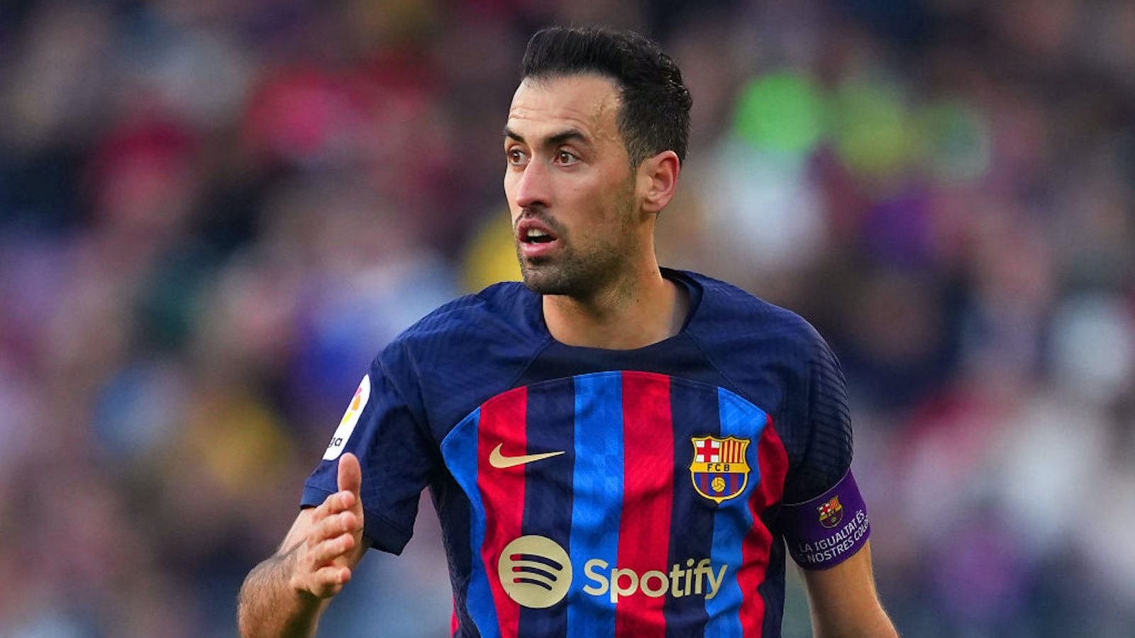 El FC Barcelona busca sustituto a largo plazo para Busquets