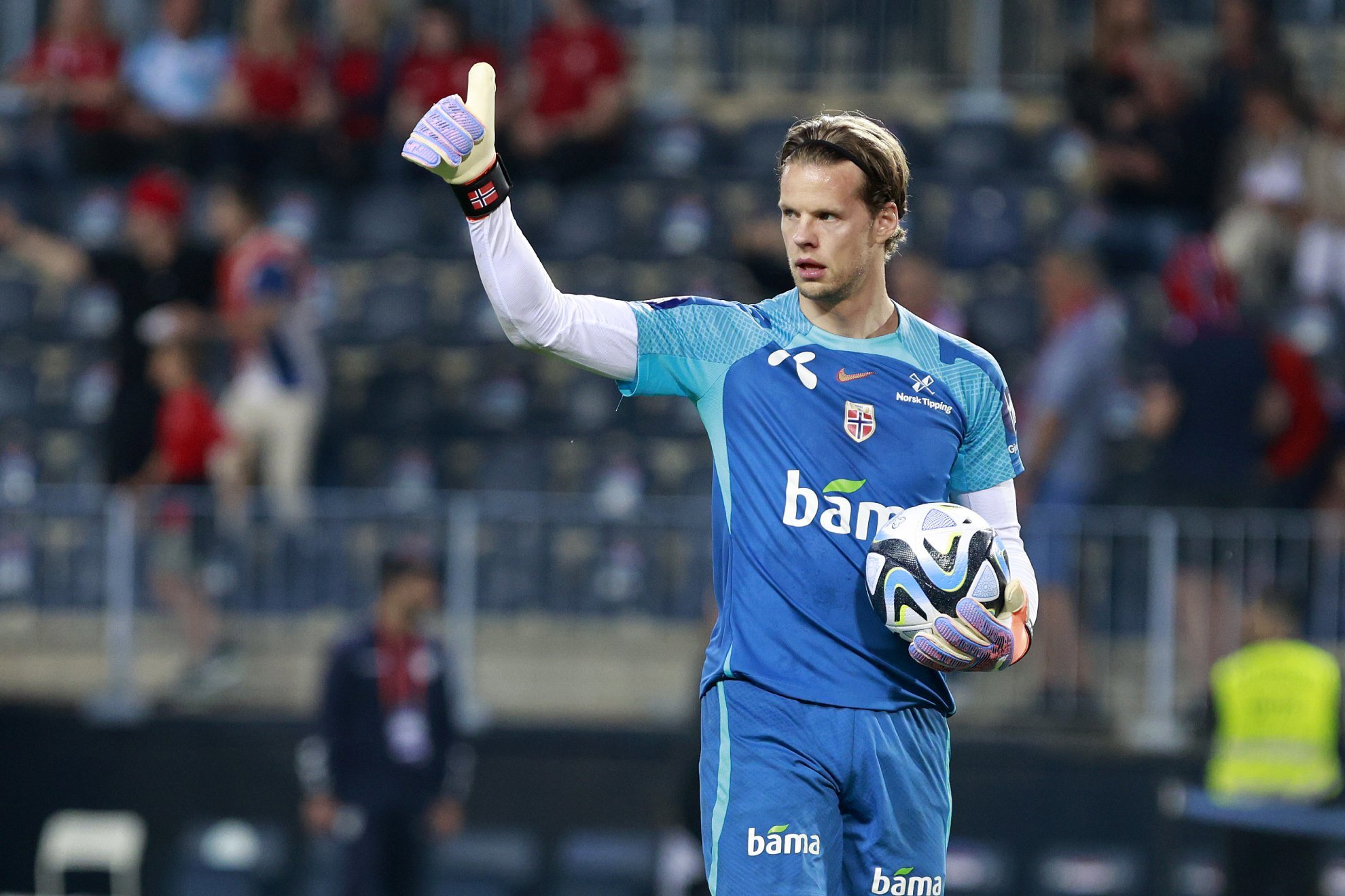 Dmitrovic pierde la titularidad en el Sevilla FC