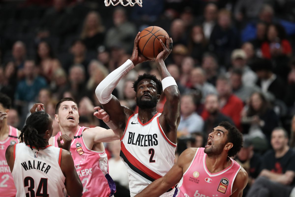 Ayton vuelve al radar de Dallas Mavericks