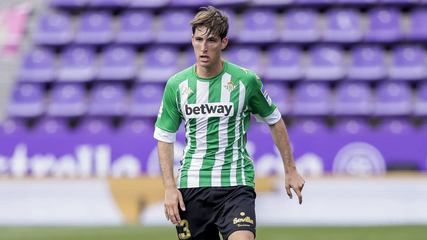 Juan Miranda podría salir del Betis