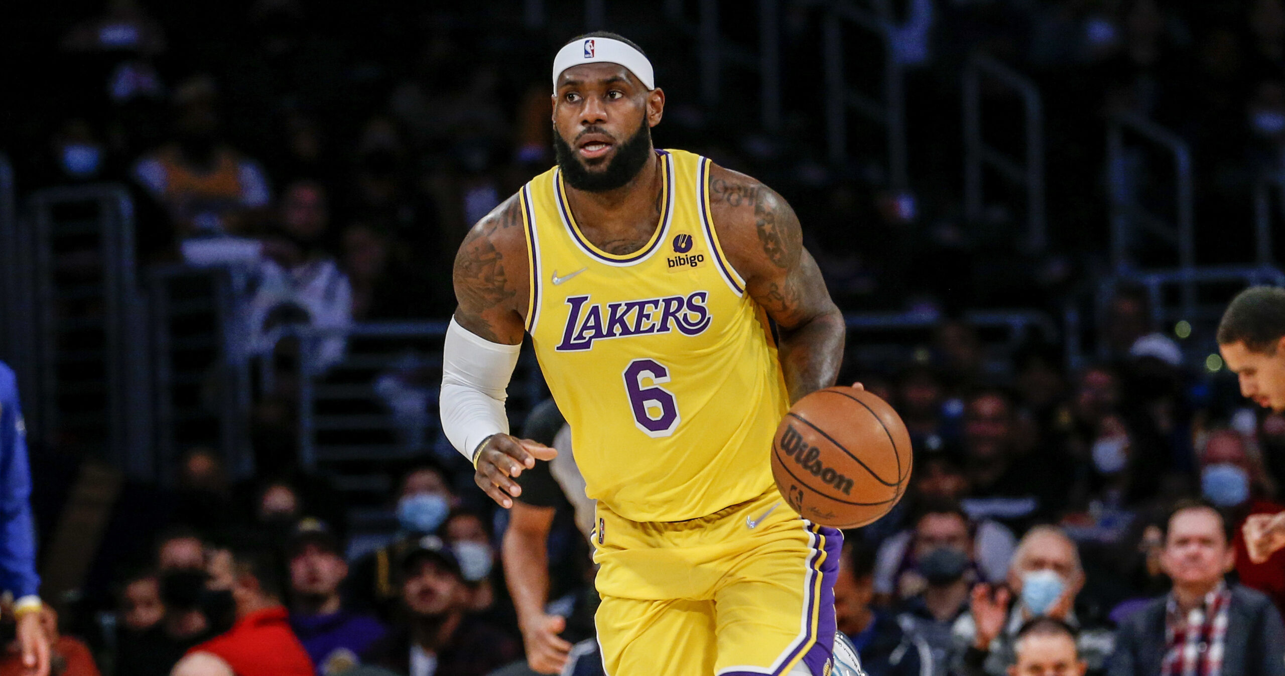 LeBron James podría salir de los Lakers a final de temporada