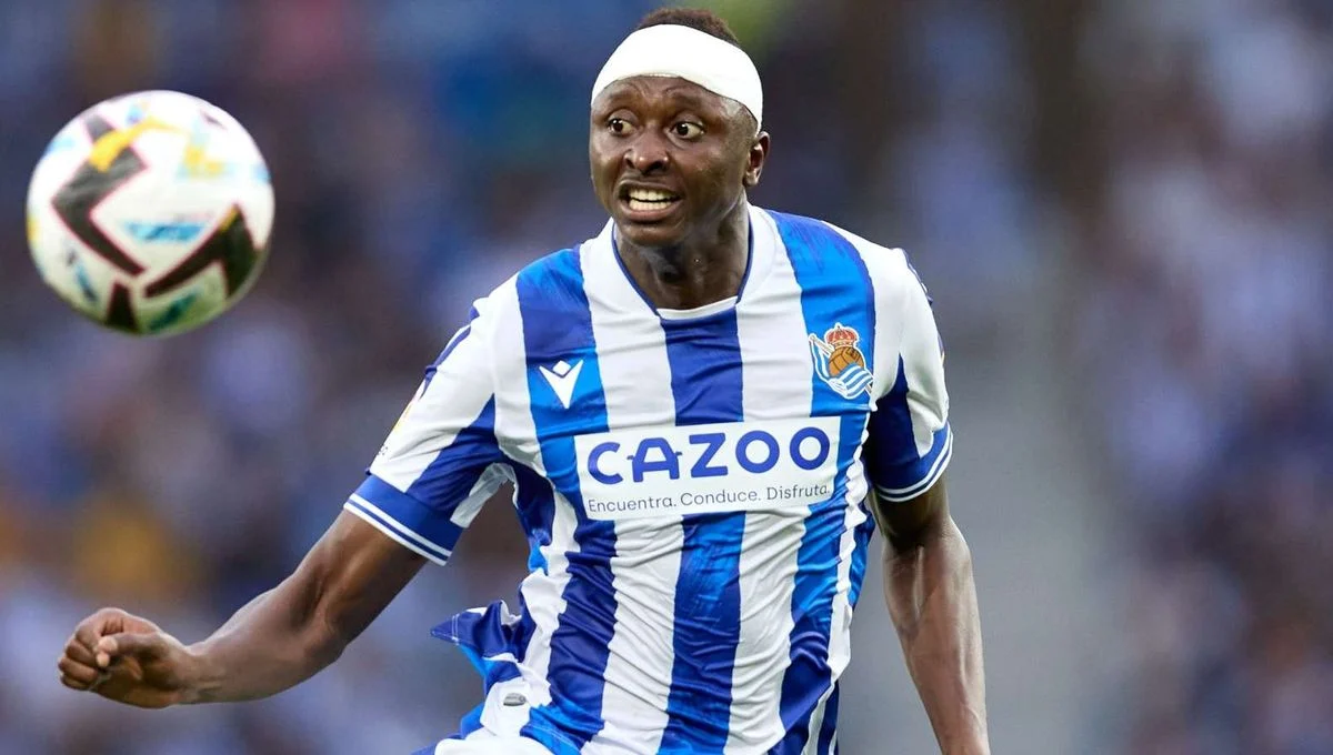 Umar Sadiq recupera la sonrisa en la Real Sociedad