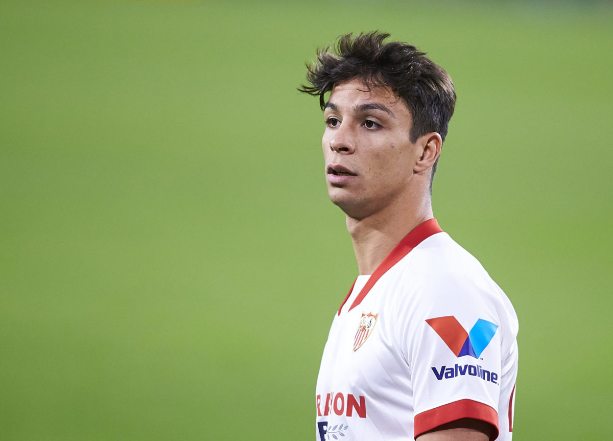 Óliver Torres, en la rampa de salida del Sevilla FC