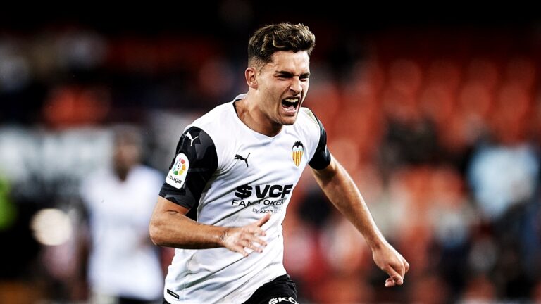 Hugo Duro podría tener nueva competencia en el Valencia CF