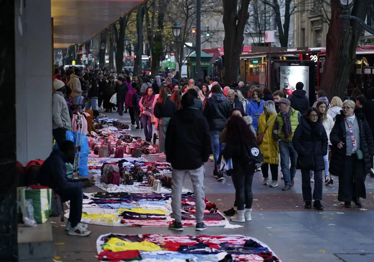 Detenidas seis personas por vender camisetas falsas del Athletic y otros equipos