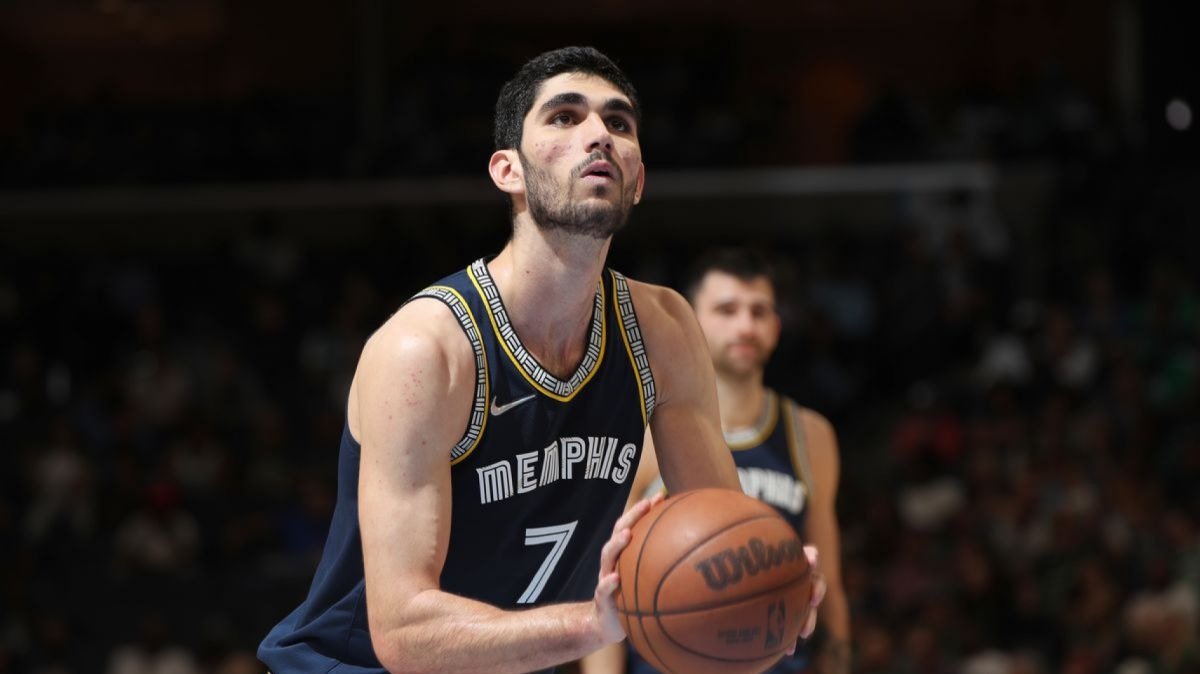 Santi Aldama no saldrá de Memphis Grizzlies