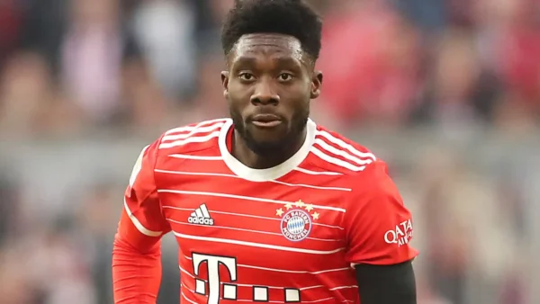 Alphonso Davies renovación