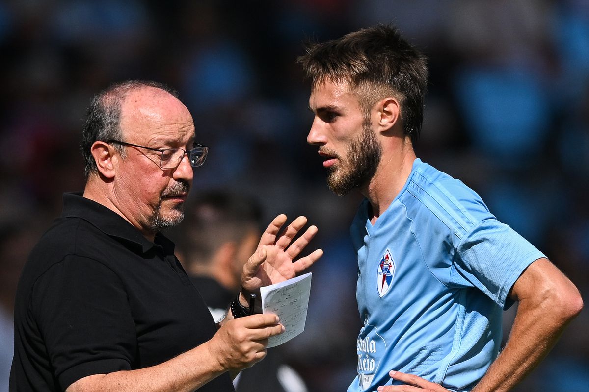 Rafa Benítez no confía en la cantera