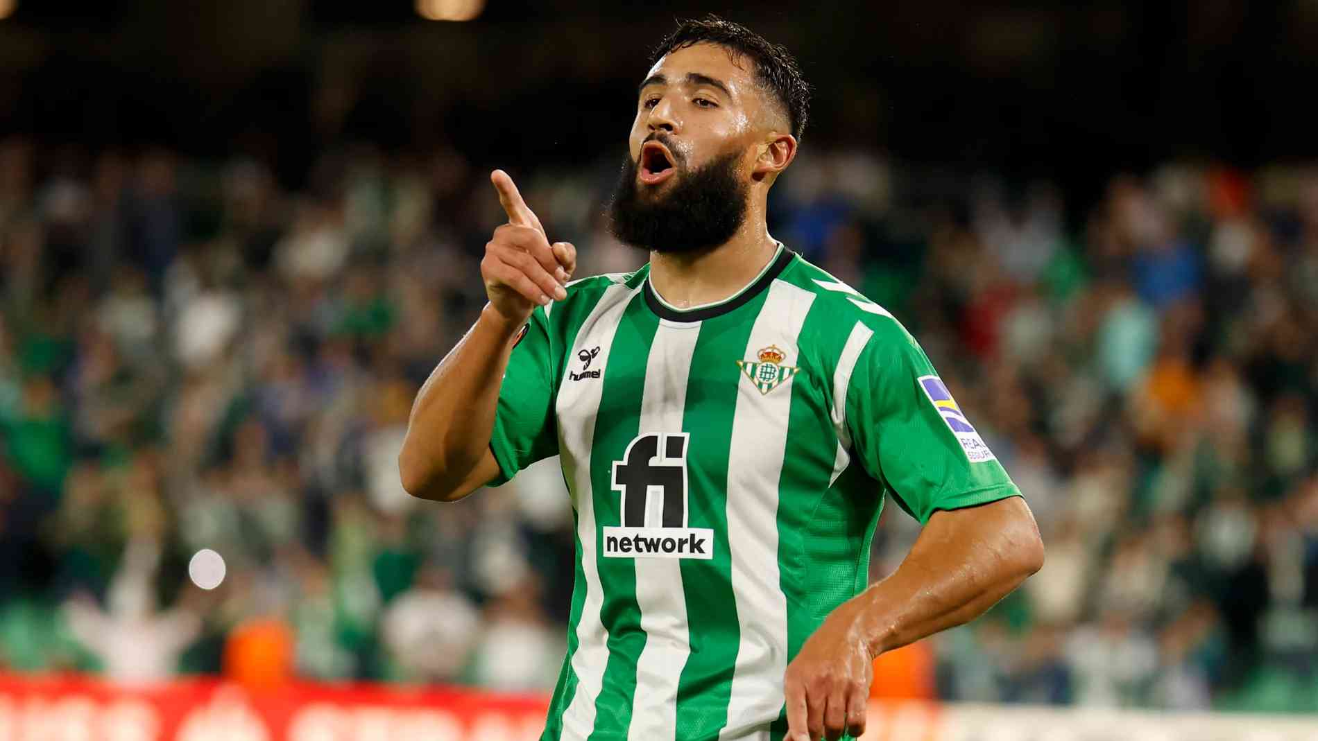 El salario de Fekir en el Betis acerca su salida