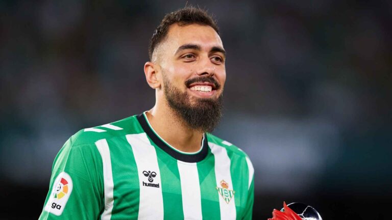 Borja Iglesias no termina de levantar el vuelo en el Betis