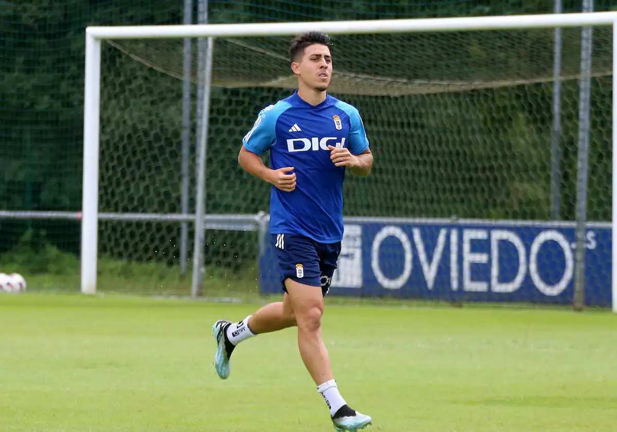 Colombatto tiene una opción para salir del Real Oviedo