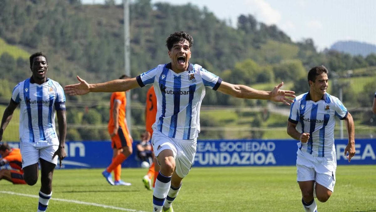 Jon Martín es el futbolista que puede debutar en la Real Sociedad