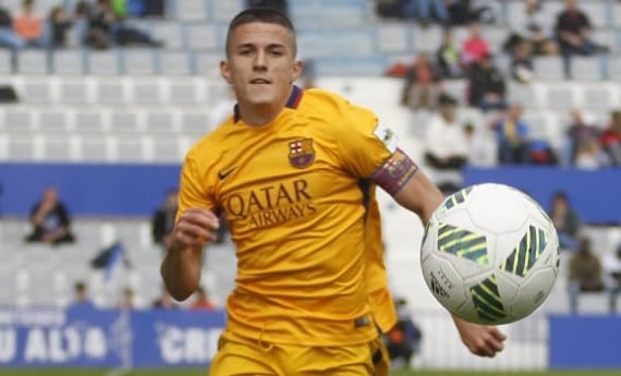 Sergi Palencia con el Barca