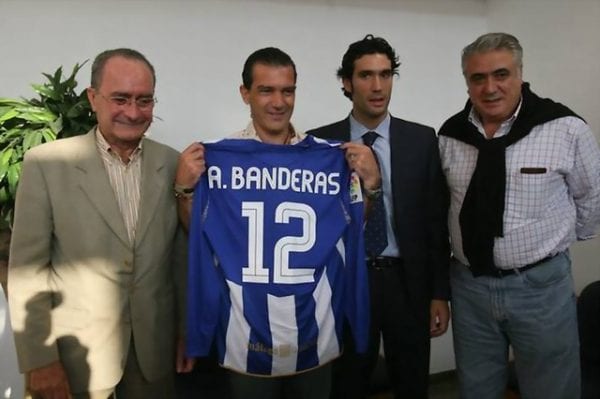 Antonio banderas mete la nariz para suceder al jeque en el Málaga CF