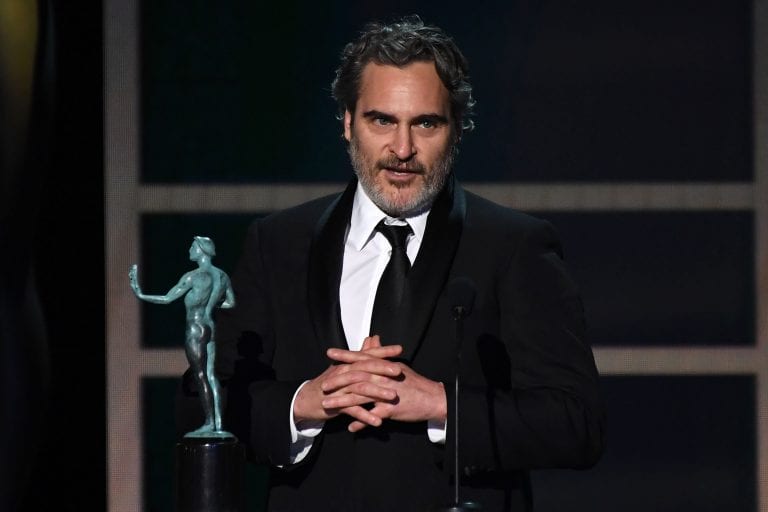 joaquin-phoenix-sag-awards-1579506346